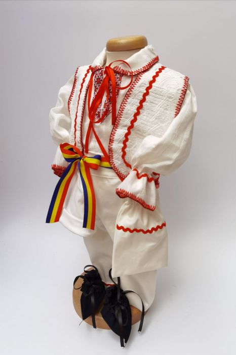 Compleu traditional baietel Rosu [4]