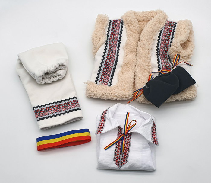 Compleu traditional baietel Titi [2]