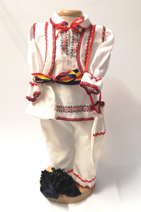 Compleu traditional baietel rosu 2
