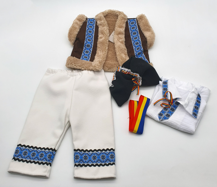 Compleu traditional baietel Titi 3 [2]