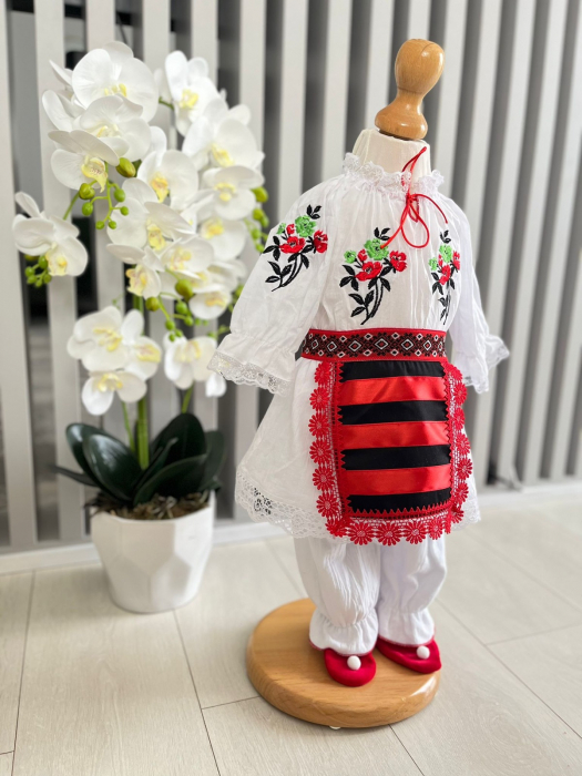 Compleu traditional Fetita 2 [2]