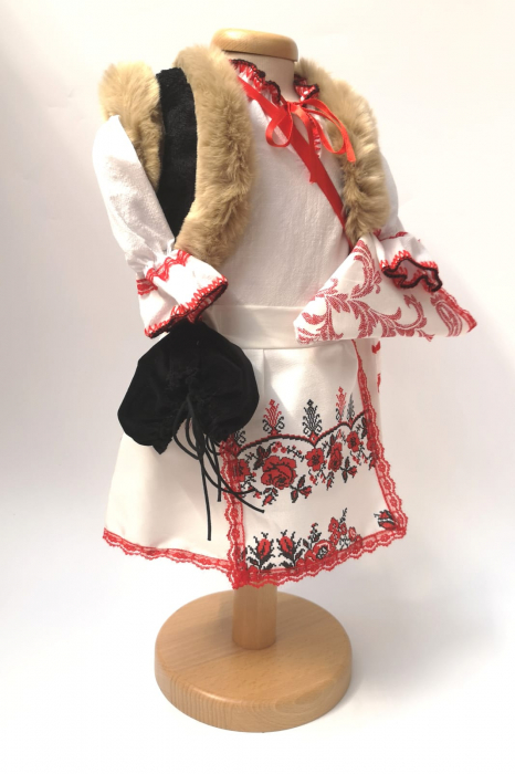 Compleu traditional Fetita 3 [3]