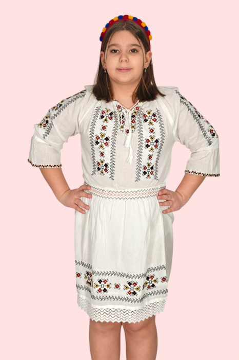 Compleu traditional fetite Raluca [3]