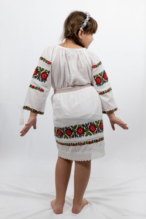 Compleu traditional fetite Eleonora [2]