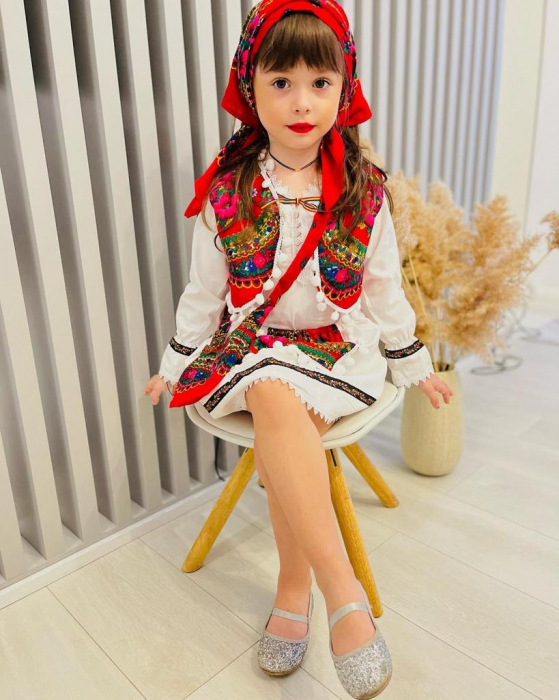 Compleu traditional Ioana - de la 1 la 10 ani [3]