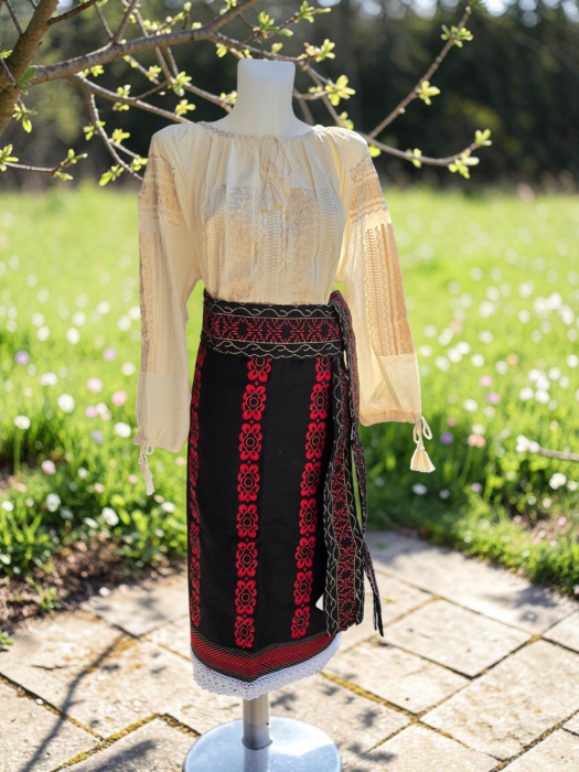 Costum / IE/ Catrinta si Brau Mia [3]