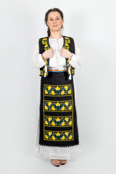 Costum IE/ Vesta/Fusta si 2 Fote Flori [2]