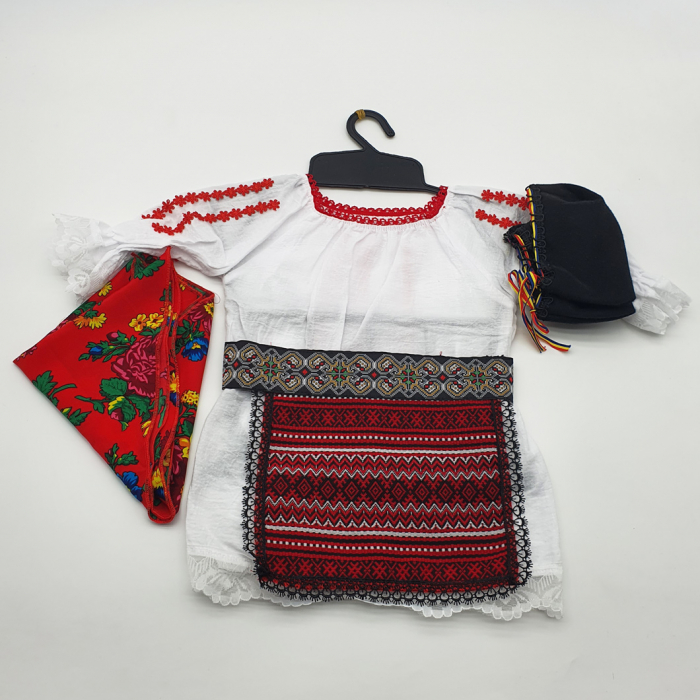 Costum traditional fetita - Palton/Rochita/Fota/Batic si Botosei [2]