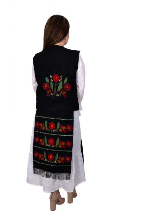 Costum Traditional Vesta si 2 Fote brodate Angi 3 [4]