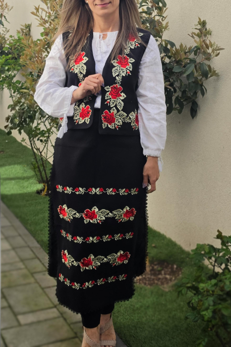 Costum Traditional Vesta si Fote Flori 4 [2]