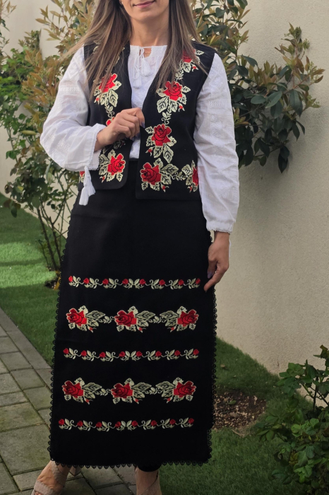 Costum Traditional Vesta si Fote Flori 4 [3]