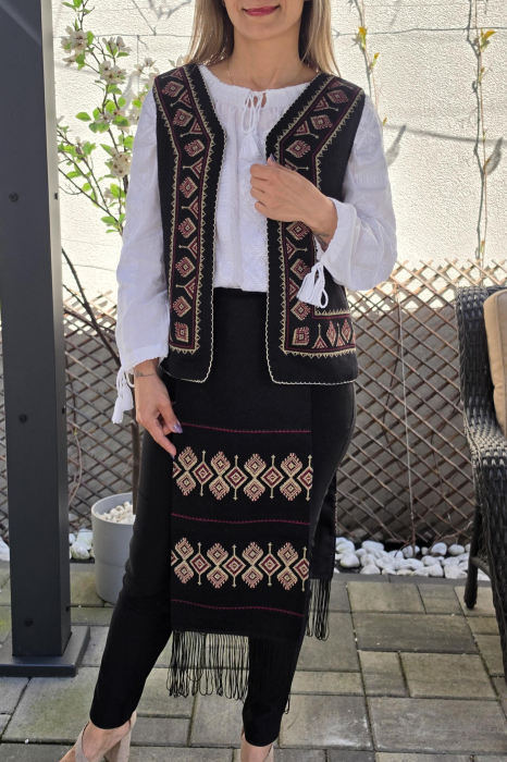 Costum Traditional Vesta si Fote Olguta 5 [2]