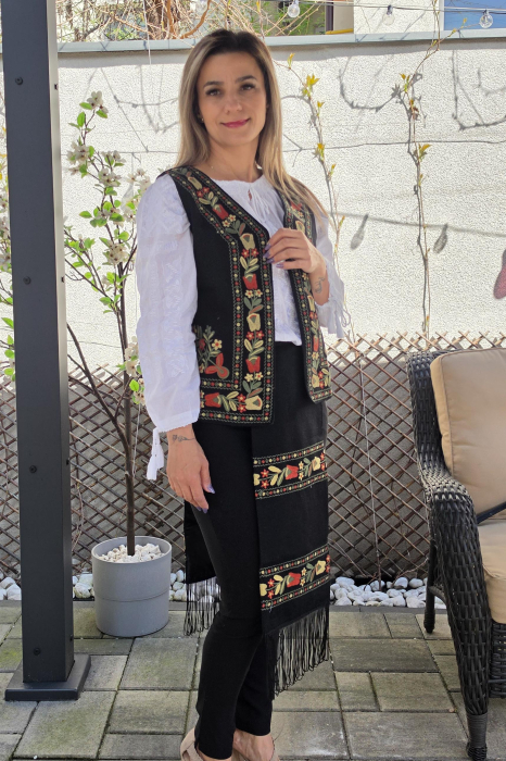 Costum Traditional Vesta si Fote Suzi 2 [3]