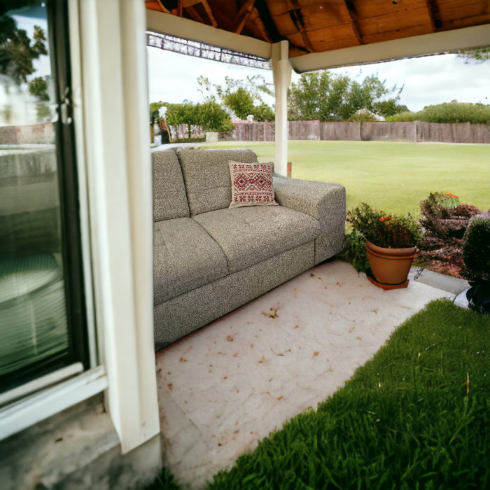 Fata de perna cu motive traditionale [3]