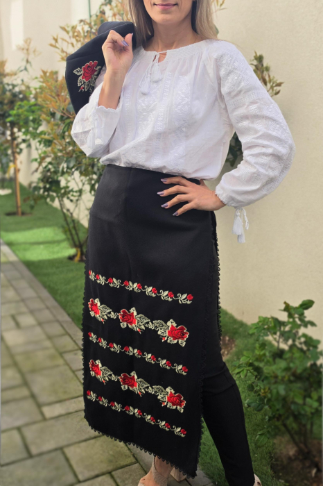 Fote brodate cu model traditional Flori 3 [3]