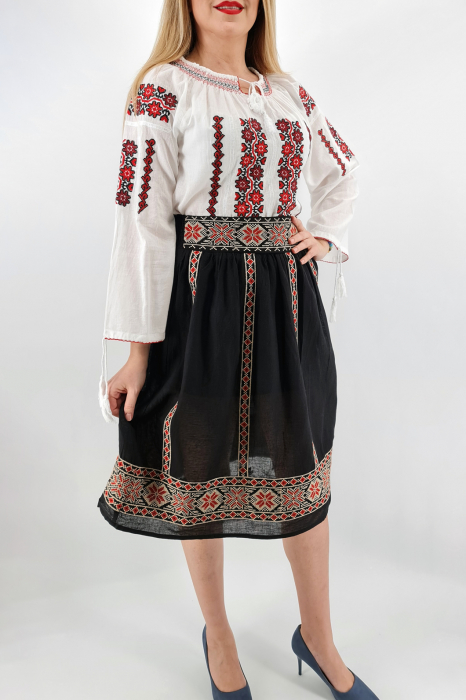 Fusta stilizata cu motive traditionale Ioana 5 [2]