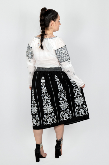 Fusta stilizata cu motive traditionale Tatiana 3 [4]