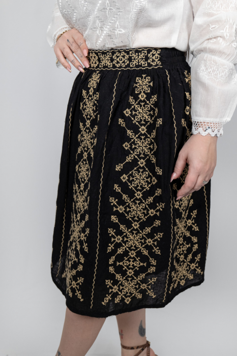 Fusta stilizata cu motive traditionale Tatiana [4]