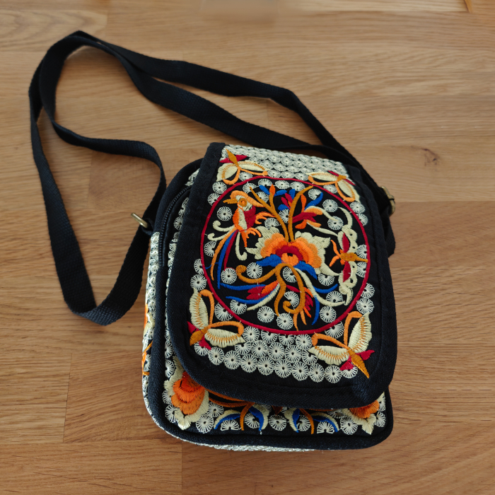 Geanta brodata traditional 15 [3]