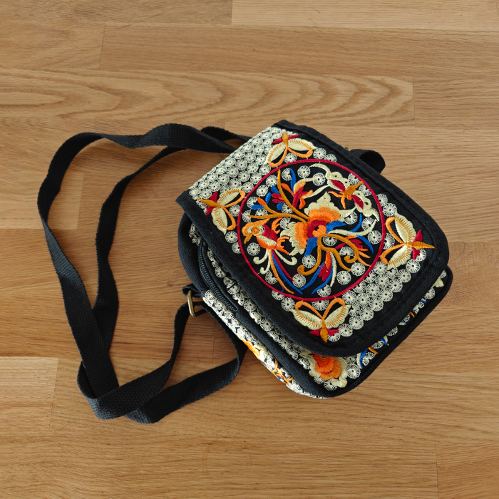 Geanta brodata traditional 15 [2]