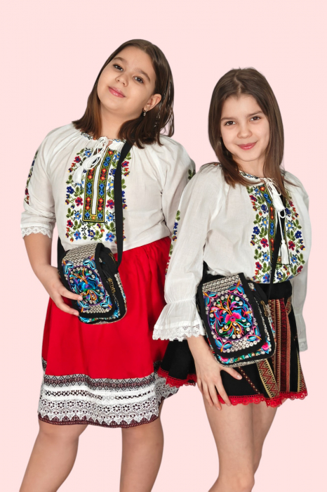 Geanta brodata traditional 17 [3]