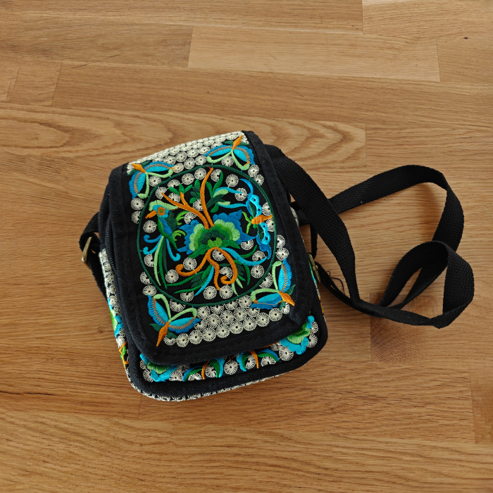 Geanta brodata traditional 17 [2]