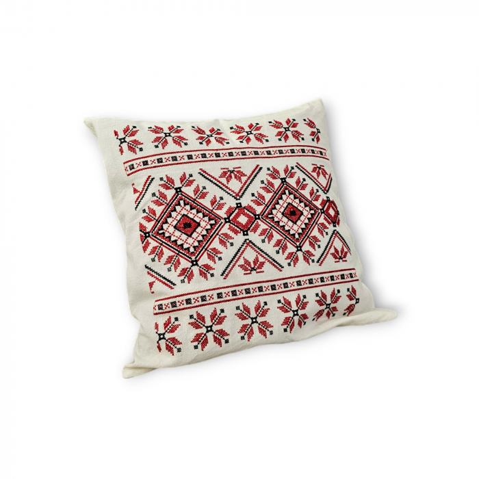 Fata de perna cu motive traditionale [3]