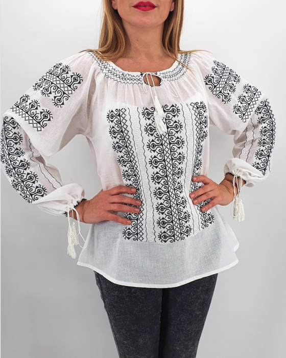 Ie Traditionala Ingrid [3]