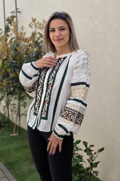 Ie Traditionala Cristina 3 [8]