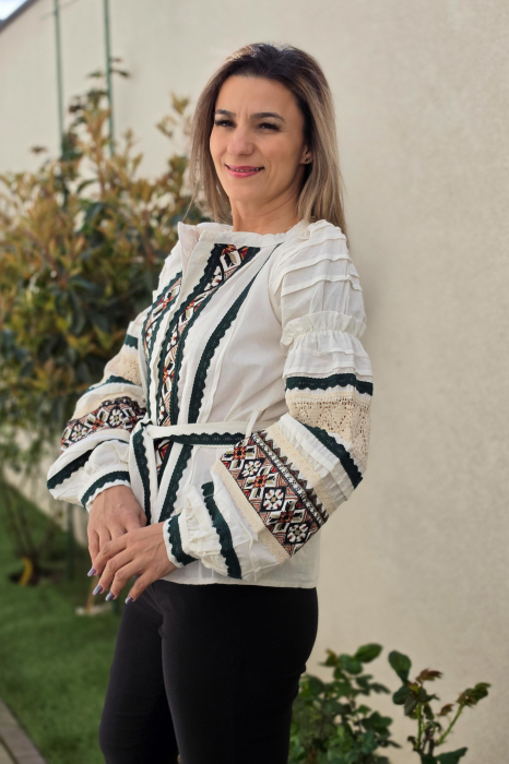 Ie Traditionala Cristina 3 [4]