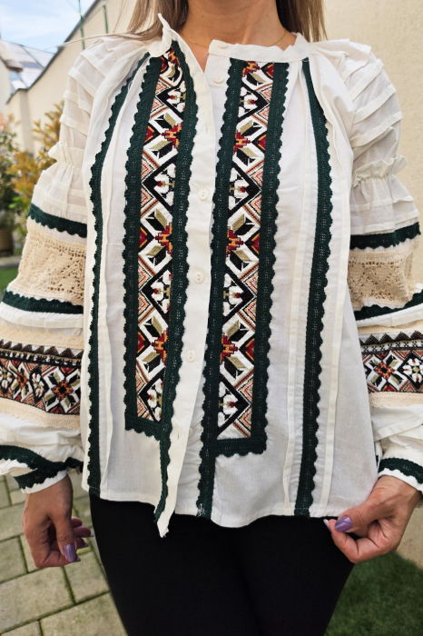 Ie Traditionala Cristina 3 [9]