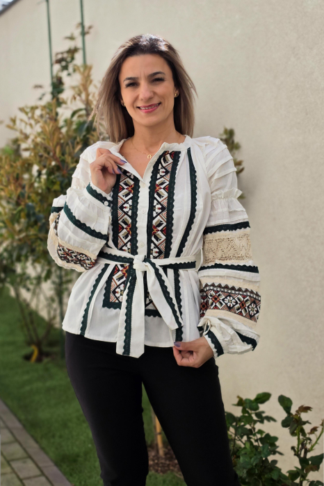 Ie Traditionala Cristina 3 [2]