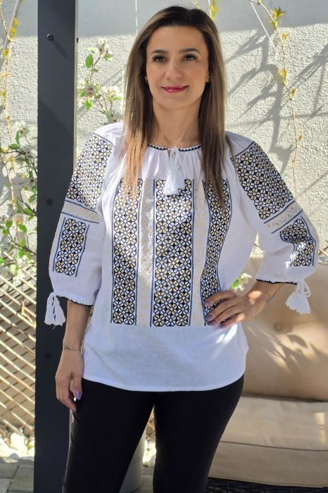 Ie Traditionala Mihaela 3 [2]