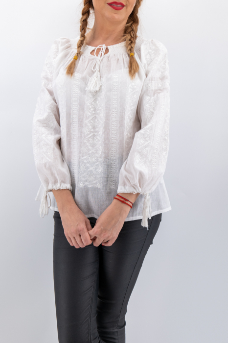 Ie Traditionala Codruta 15 [2]