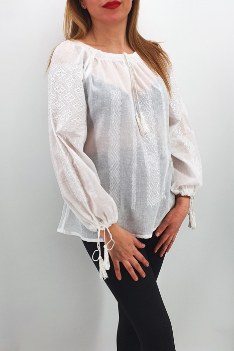 Ie Traditionala Codruta 8 [4]