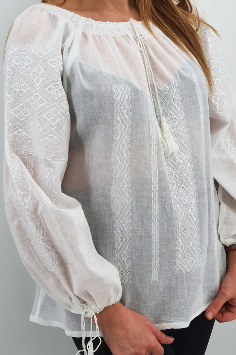 Ie Traditionala Codruta 8 [3]