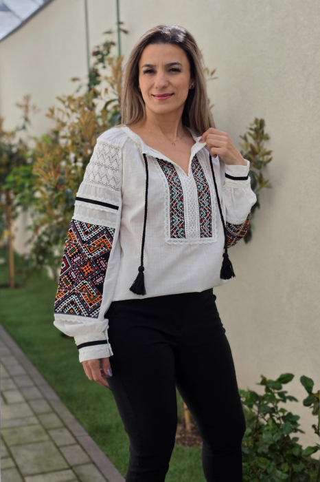 Ie Traditionala Doina [7]