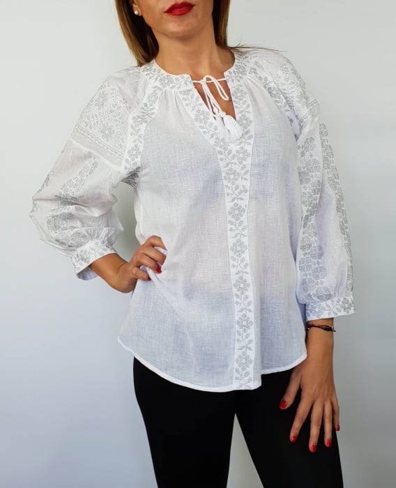 Ie Traditionala Cristina 2 [3]