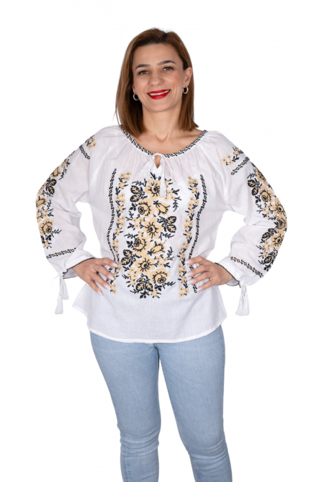 Ie Traditionala cu Trandafiri 7 [2]