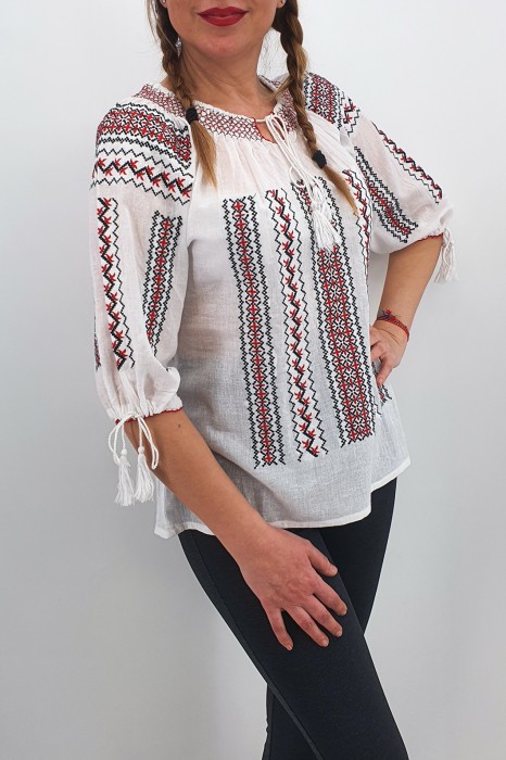 Ie Traditionala Denisa 4 [2]