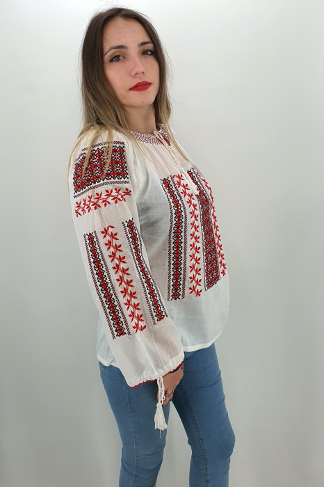 Ie Traditionala Denisa 2 [2]