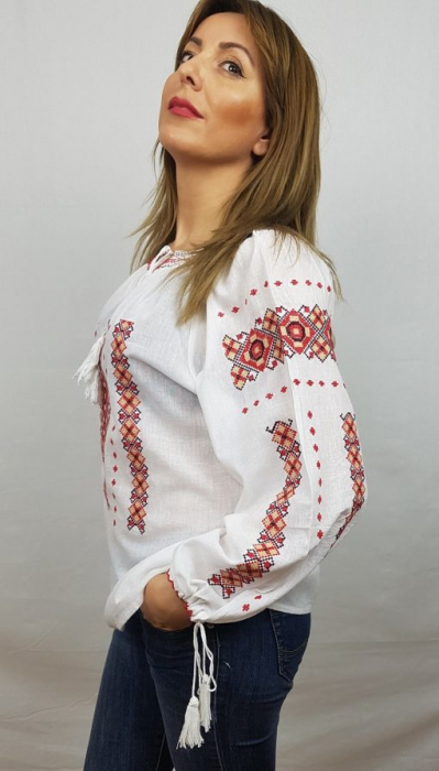 Ie Traditionala Constantina [2]