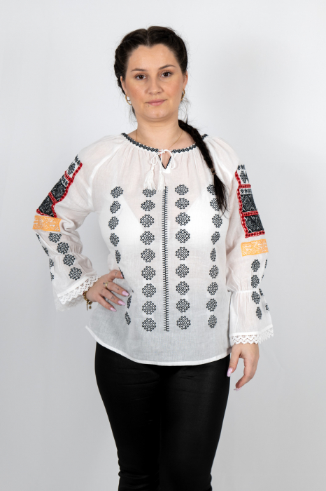 Ie Traditionala Gabriela [2]