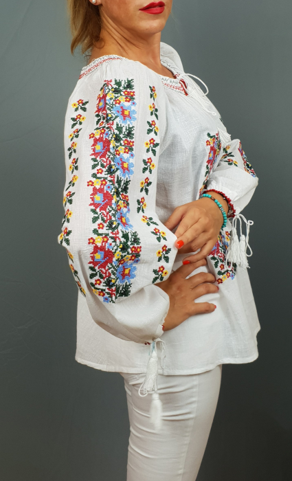 Ie Traditionala Nadia [3]