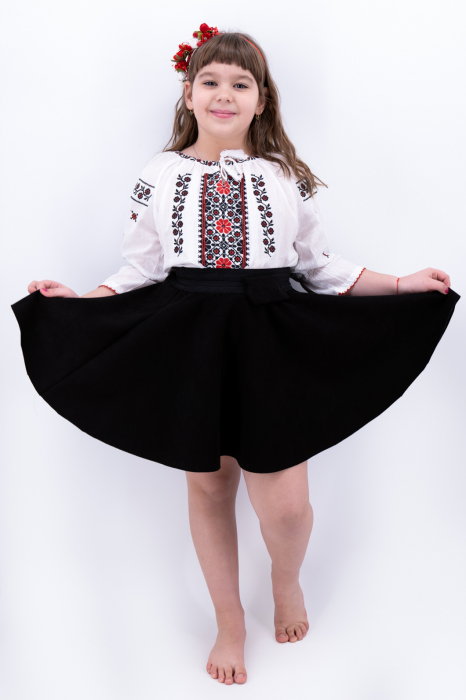 Ie traditionala fetite Madalina [3]