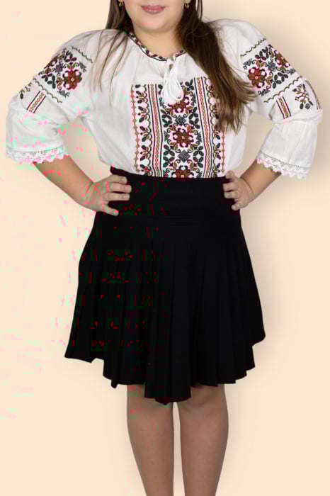Ie traditionala fetite Melisa [2]