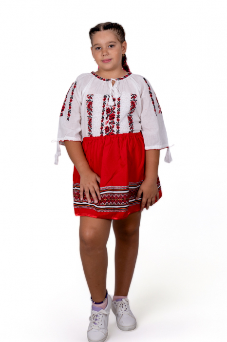 Ie traditionala fetite Antonela 3 [3]