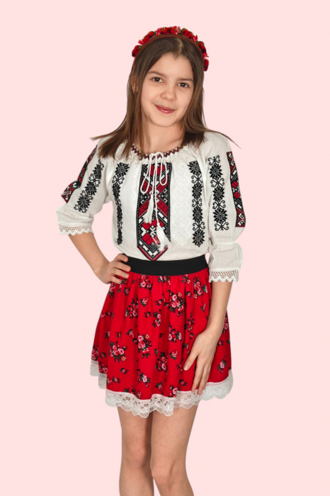 Ie traditionala fetite Viviana 2 [3]