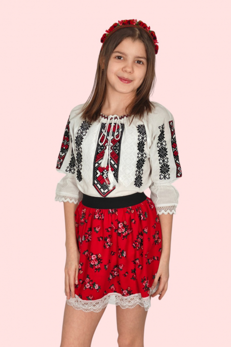 Ie traditionala fetite Viviana 2 [2]