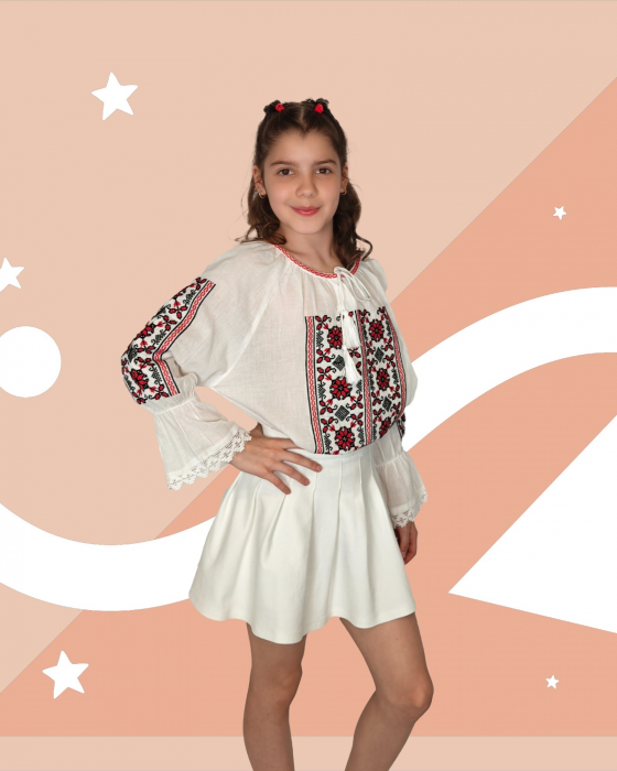 Ie traditionala fetite Melania 3 [2]
